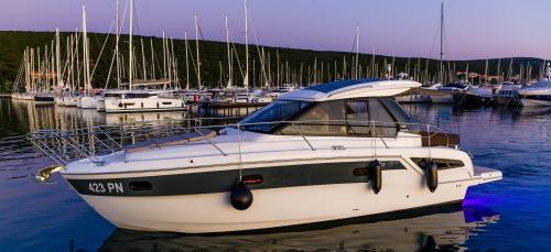 Bavaria S33 HT fiche technique et avis